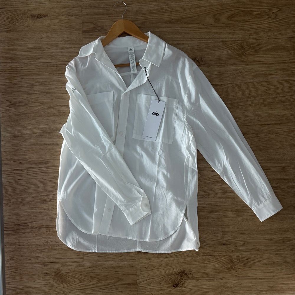 Alo Yoga Cotton Real Deal Button Up Long Sleeve in White size XS- NWT